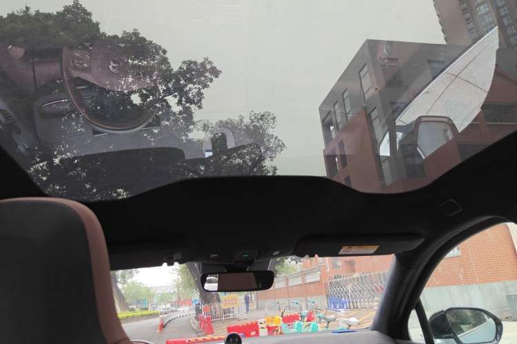 Used Nio EC6 2023 75 kWh Headliner
