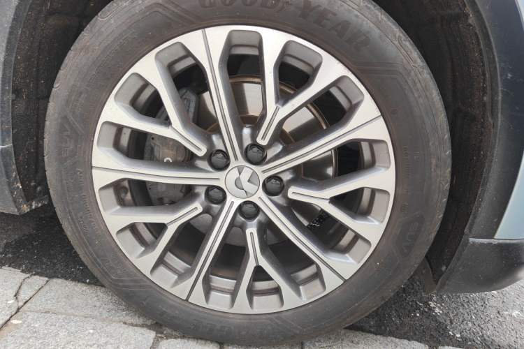 Used Nio EC6 2023 75 kWh Right Front Wheel Hub