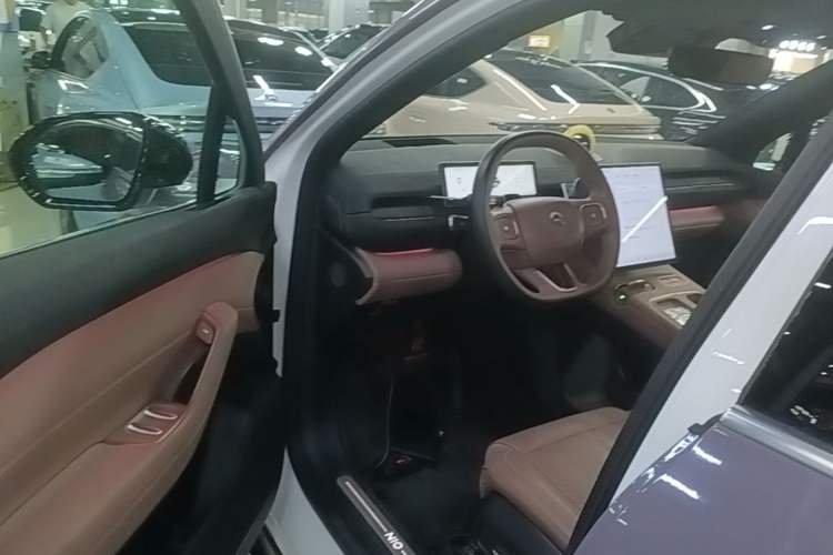 Used Nio EC6 2023 75 kWh Driver Seat