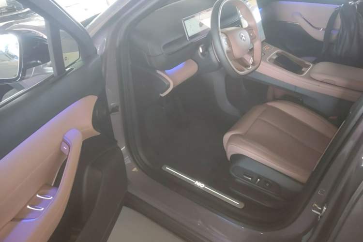 Used Nio EC6 2023 75 kWh Driver Seat