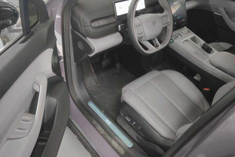 Used Nio EC6 2023 75 kWh Driver Seat
