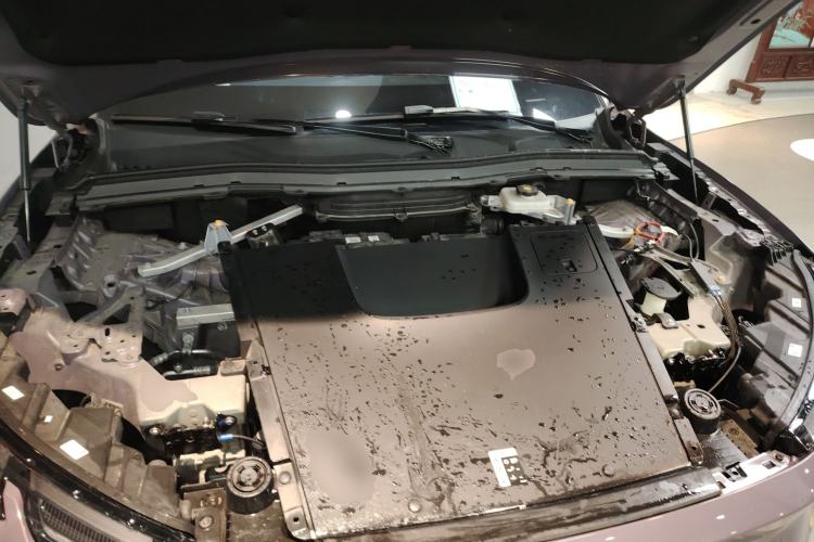 Used Nio EC6 2023 75 kWh Engine Bay