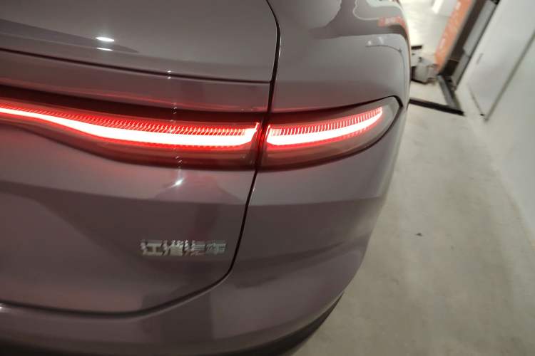 Used Nio EC6 2023 75 kWh Exterior 3