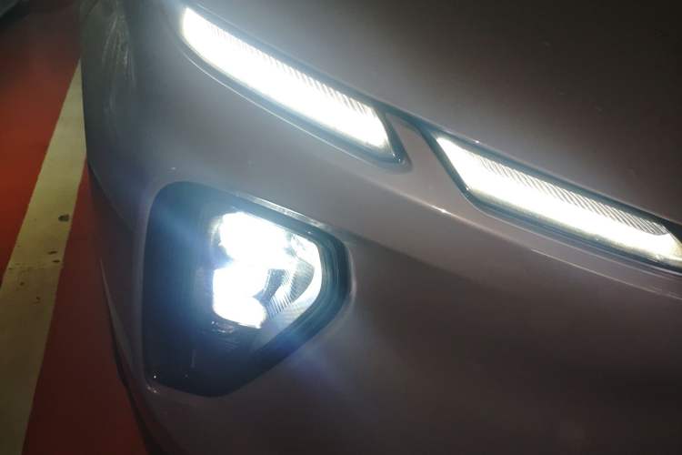Used Nio EC6 2023 75 kWh Exterior 6