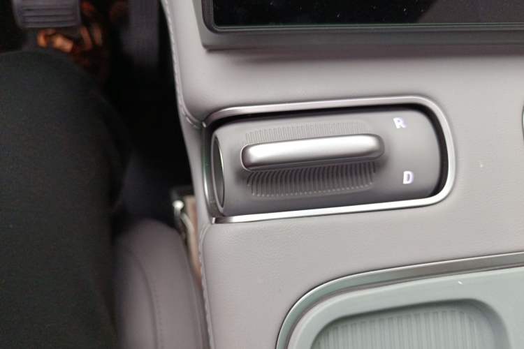 Used Nio EC6 2023 75 kWh Gear Lever