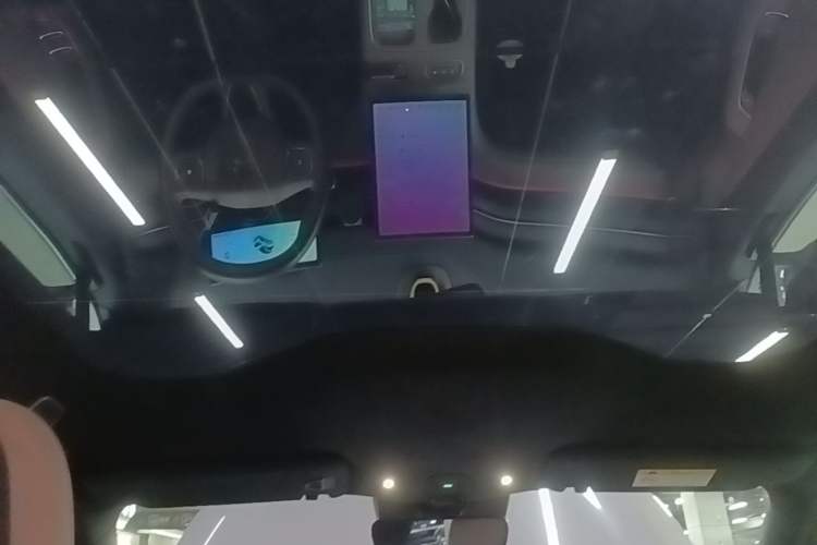 Used Nio EC6 2023 75 kWh Headliner