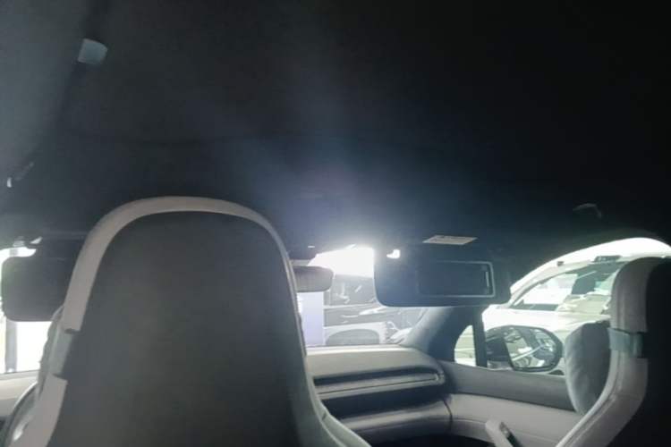 Used Nio EC6 2023 75 kWh Headliner