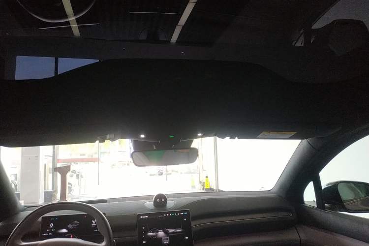 Used Nio EC6 2023 75 kWh Headliner