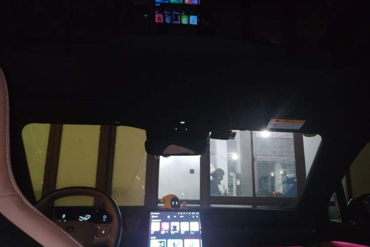 Used Nio EC6 2023 75 kWh Headliner