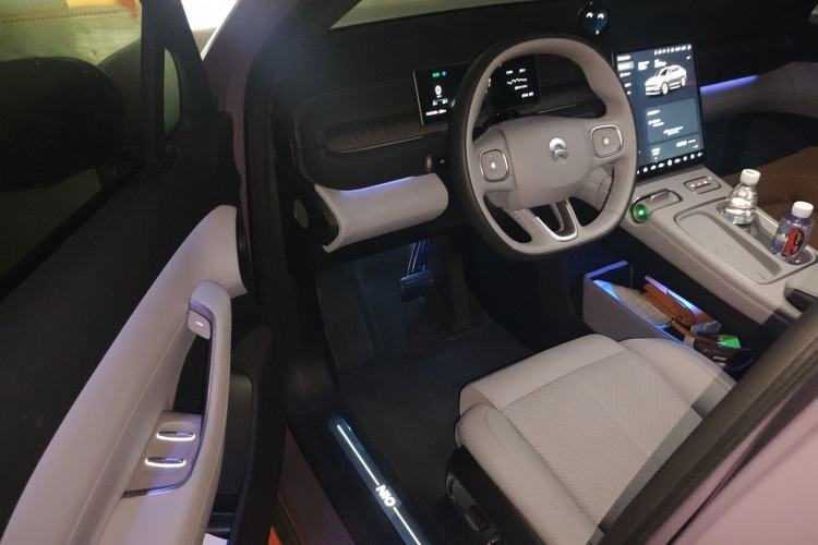Used Nio EC6 2023 75 kWh Interior 3