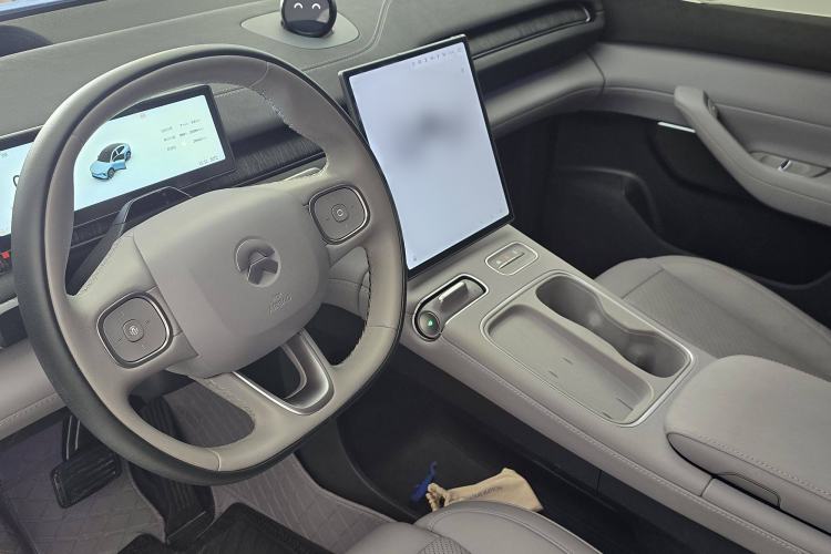 Used Nio EC6 2023 75 kWh Interior 4