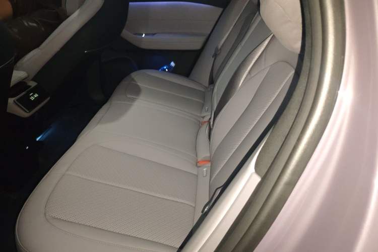 Used Nio EC6 2023 75 kWh Interior 4