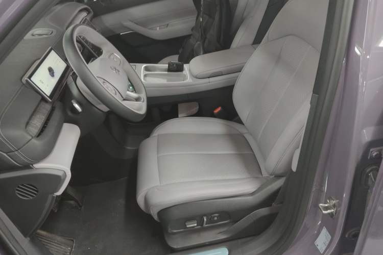Used Nio EC6 2023 75 kWh Left Front Seat