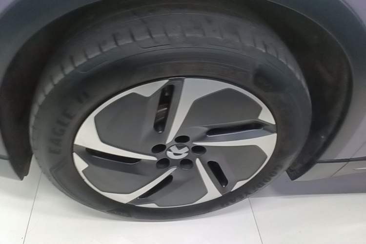 Used Nio EC6 2023 75 kWh Left Front Wheel Hub