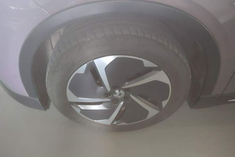 Used Nio EC6 2023 75 kWh Left Front Wheel Hub