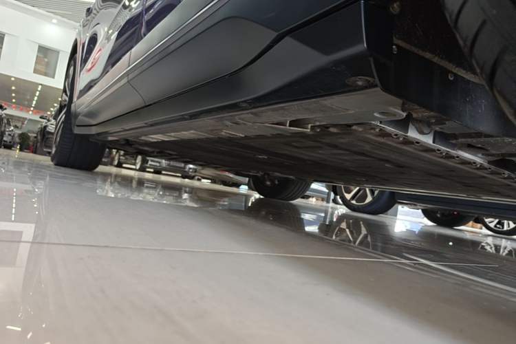 Used Nio EC6 2023 75 kWh Left Side Sill