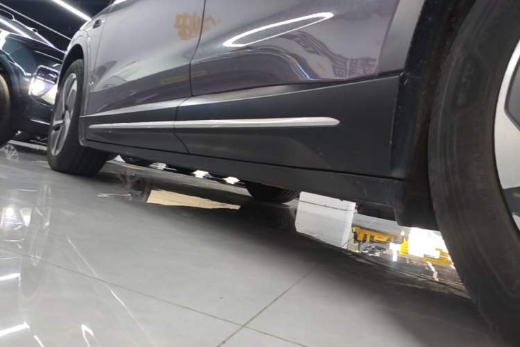 Used Nio EC6 2023 75 kWh Left Side Sill