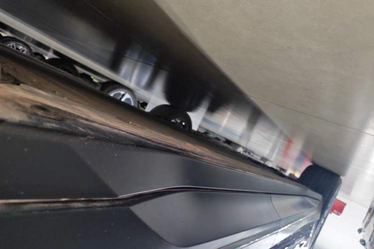 Used Nio EC6 2023 100kWh Left Side Sill
