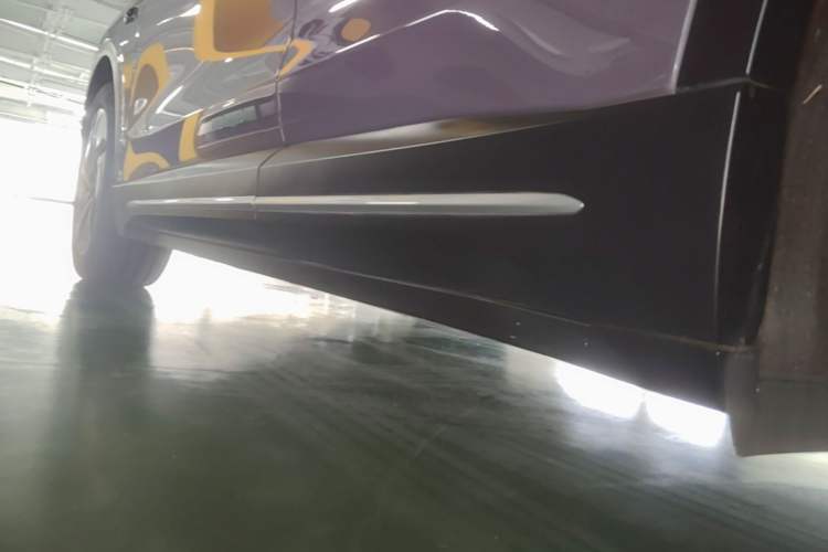 Used Nio EC6 2023 75 kWh Left Side Sill
