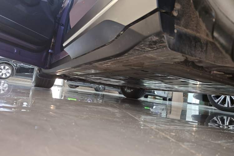Used Nio EC6 2023 75 kWh Left Side Sill