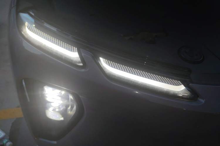 Used Nio EC6 2023 75 kWh Right Front Headlight