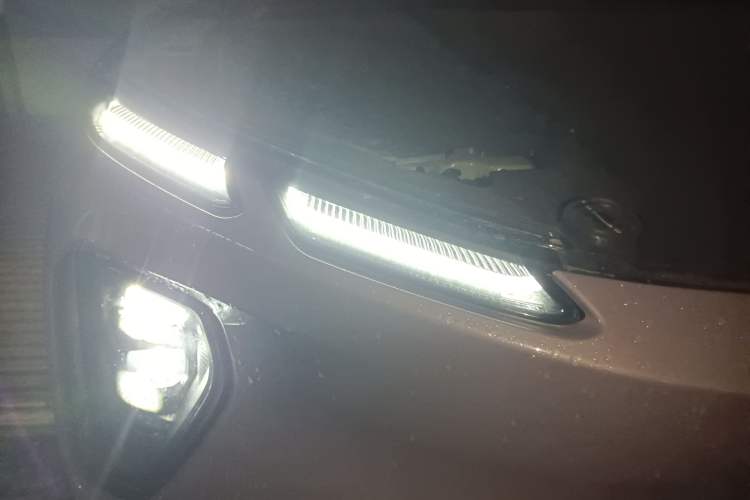 Used Nio EC6 2023 75 kWh Right Front Headlight