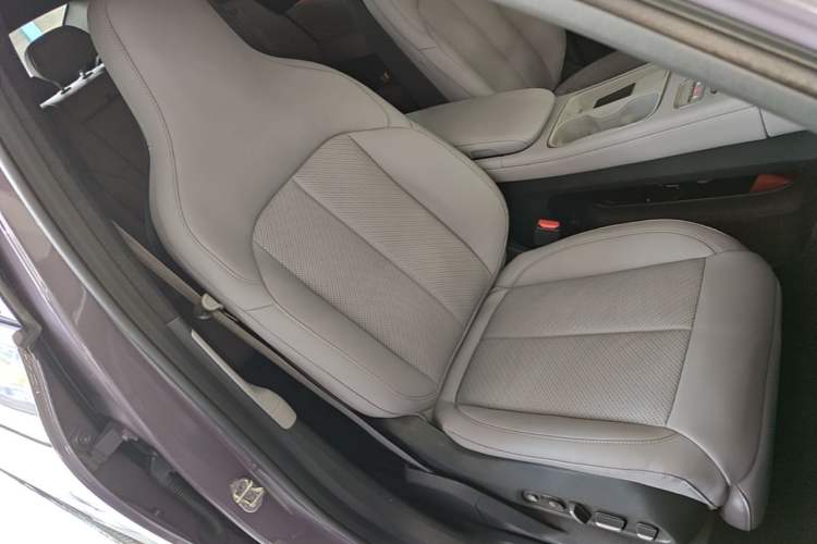 Used Nio EC6 2023 75 kWh Right Front Seat