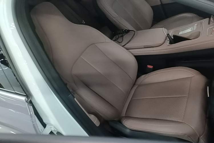 Used Nio EC6 2023 75 kWh Right Front Seat
