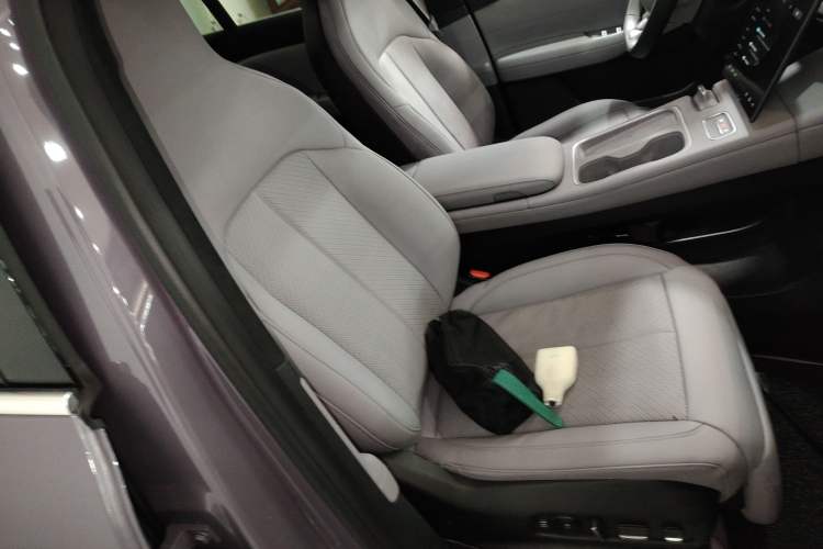 Used Nio EC6 2023 75 kWh Right Front Seat