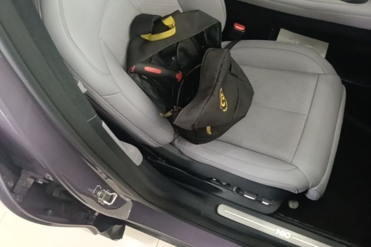 Used Nio EC6 2023 75 kWh Right Front Seat