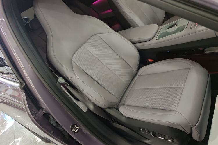 Used Nio EC6 2023 75 kWh Right Front Seat