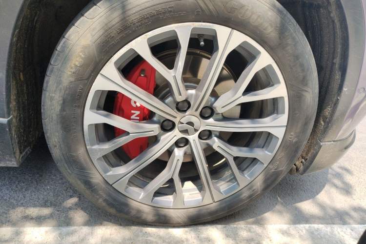 Used Nio EC6 2023 75 kWh Right Front Wheel Hub