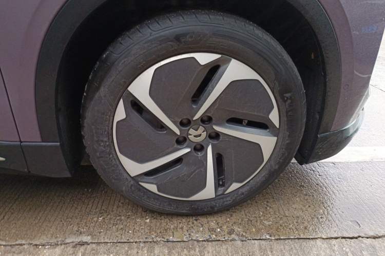 Used Nio EC6 2023 75 kWh Right Front Wheel Hub