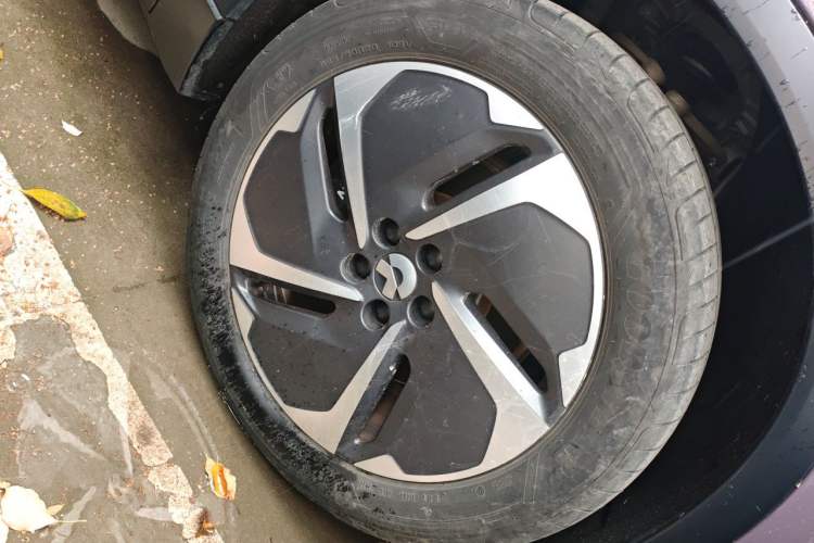 Used Nio EC6 2023 75 kWh Right Front Wheel Hub