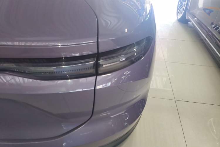 Used Nio EC6 2023 75 kWh Right Rear Taillight
