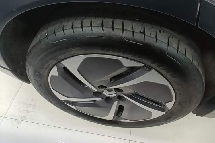 Used Nio EC6 2023 75 kWh Right Rear Wheel Hub