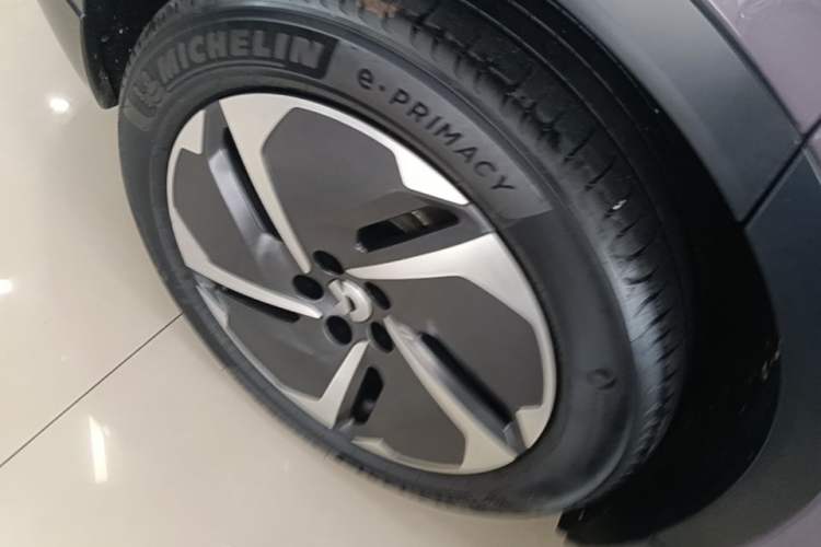 Used Nio EC6 2023 75 kWh Right Rear Wheel Hub