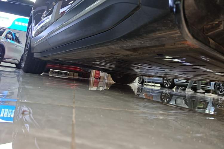 Used Nio EC6 2023 75 kWh Right Side Sill