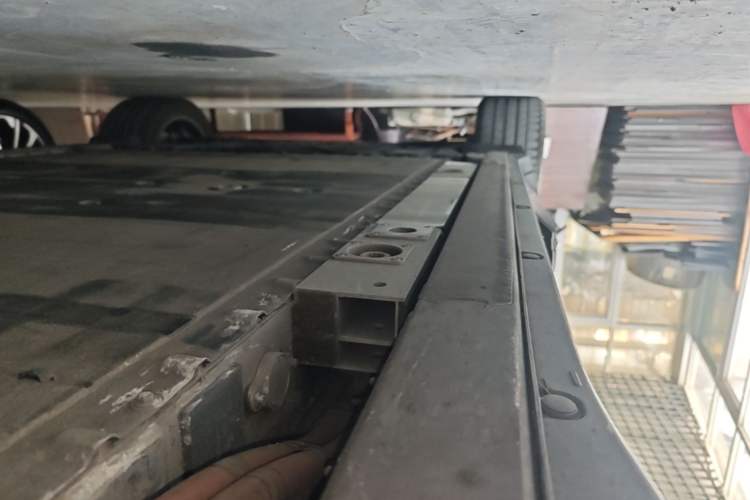 Used Nio EC6 2023 75 kWh Right Side Sill