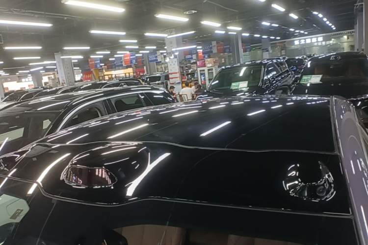 Used Nio EC6 2023 75 kWh Roof