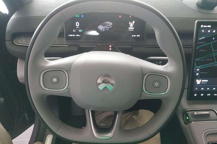 Used Nio EC6 2023 75 kWh Steering Wheel