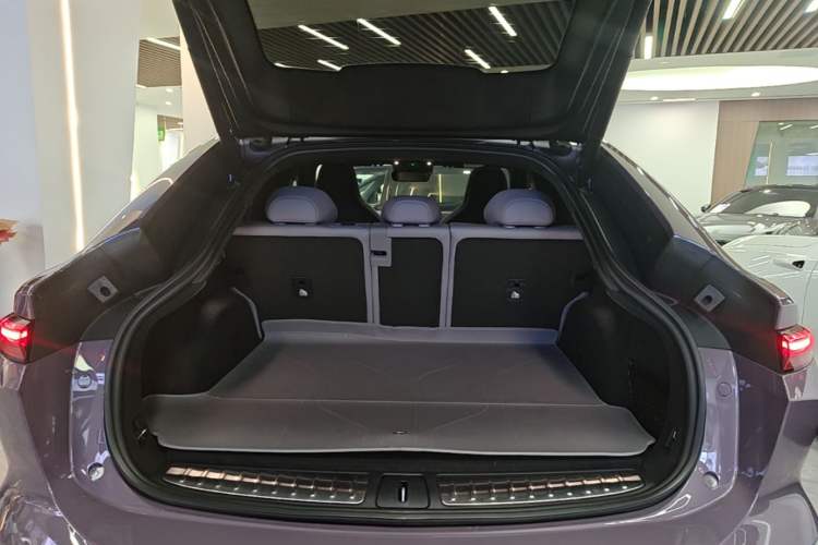 Used Nio EC6 2023 75 kWh Trunk