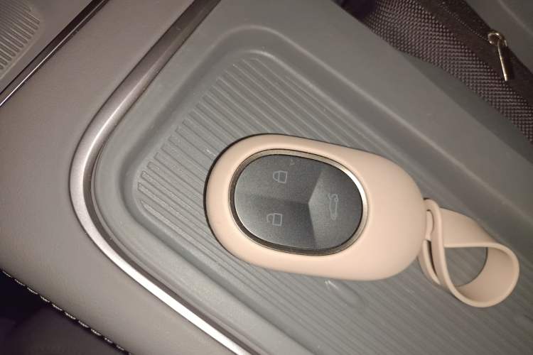 Used Nio EC6 2023 75 kWh Vehicle Key