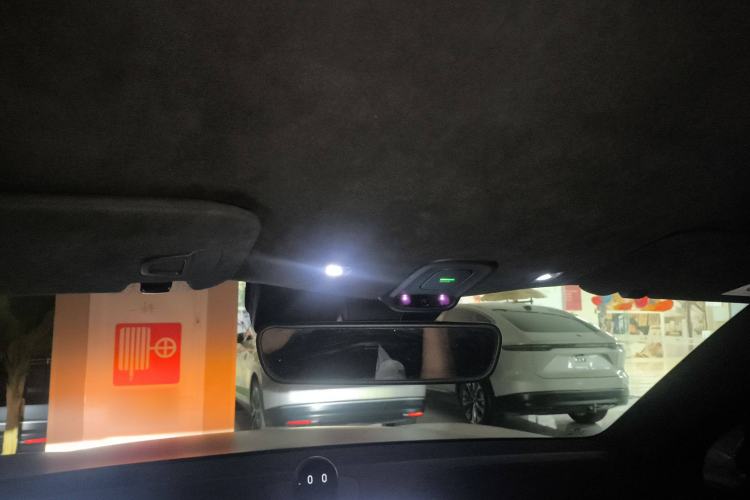 Used Nio EC6 2023 75 kWh Headliner