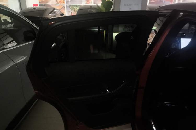 Used Nio EC6 2023 75 kWh Interior 8
