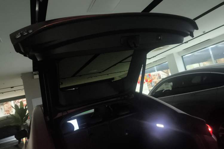 Used Nio EC6 2023 75 kWh Trunk