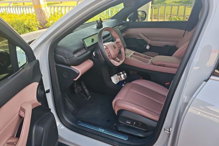 Used Nio EC6 2023 75 kWh Driver Seat