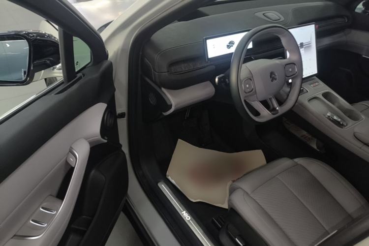 Used Nio EC6 2023 75 kWh Driver Seat