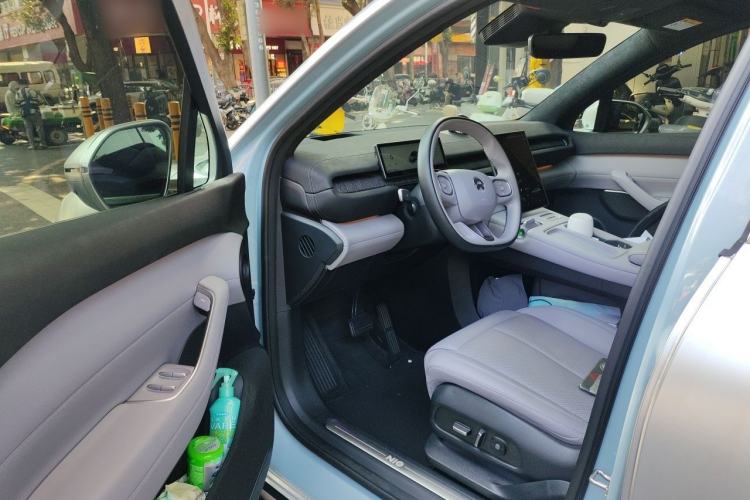 Used Nio EC6 2023 75 kWh Driver Seat