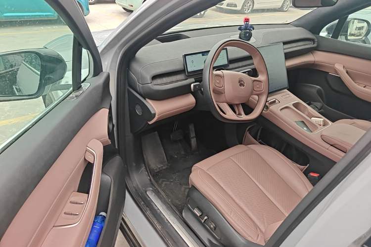 Used Nio EC6 2023 75 kWh Driver Seat